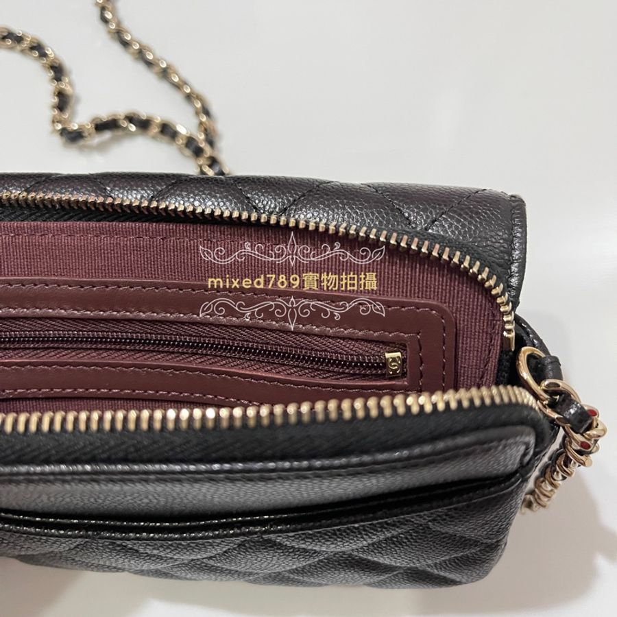 Chanel 淡金雙C荔紋牛皮鍊帶雙層斜背手機包 CF系列woc-7