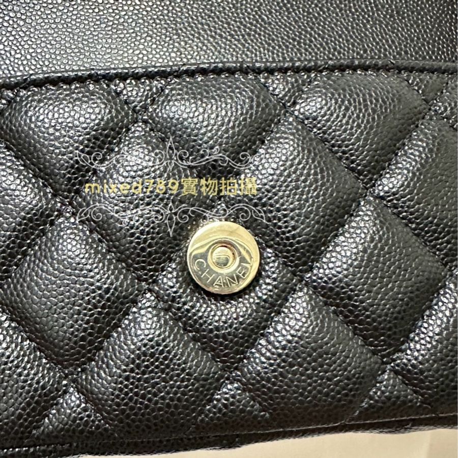 Chanel 淡金雙C荔紋牛皮鍊帶雙層斜背手機包 CF系列woc-12