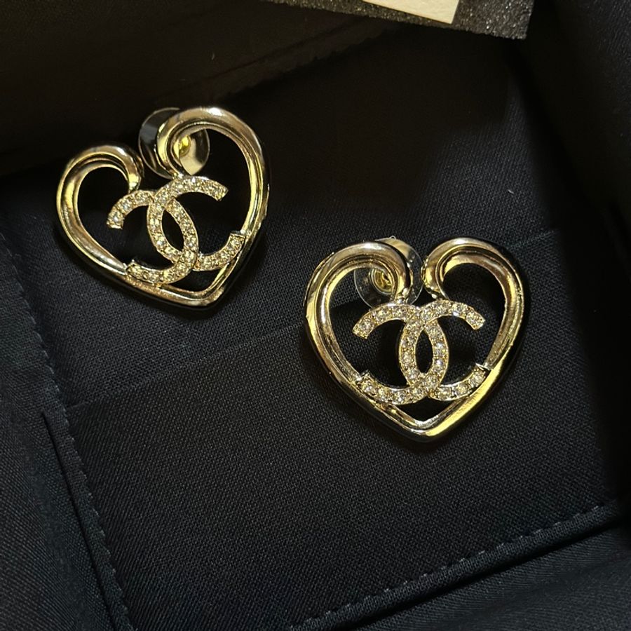 CHANEL金色大愛心水鑽耳環(許路兒同款)-0