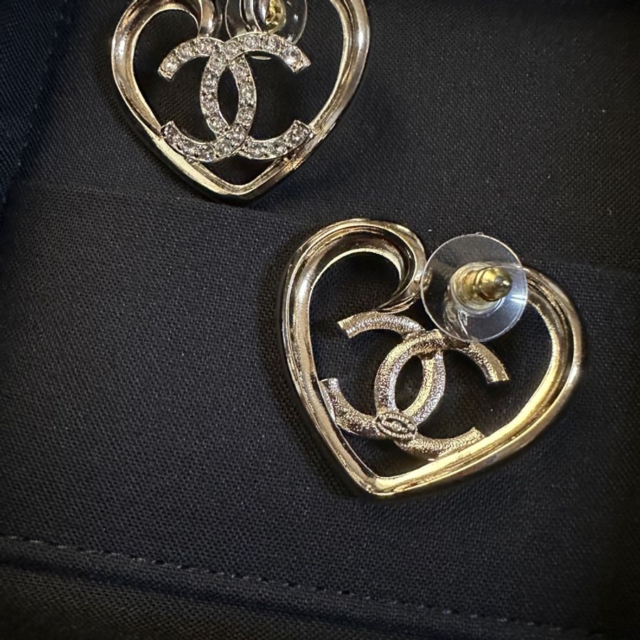 CHANEL金色大愛心水鑽耳環(許路兒同款)-3