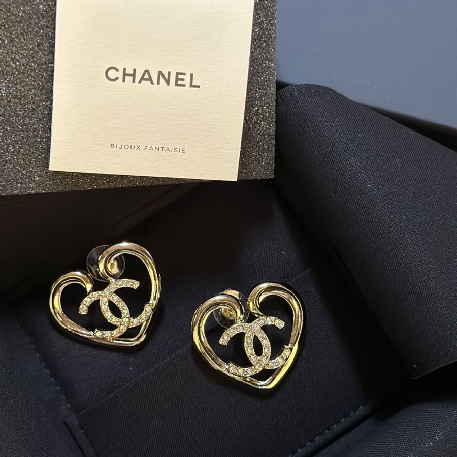 CHANEL金色大愛心水鑽耳環(許路兒同款)-6