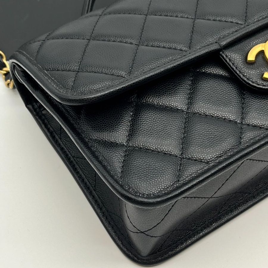 CHANEL 香奈兒 黑金荔枝皮 22K掀蓋郵差包/二用包/肩背包/斜背包/手提包-4