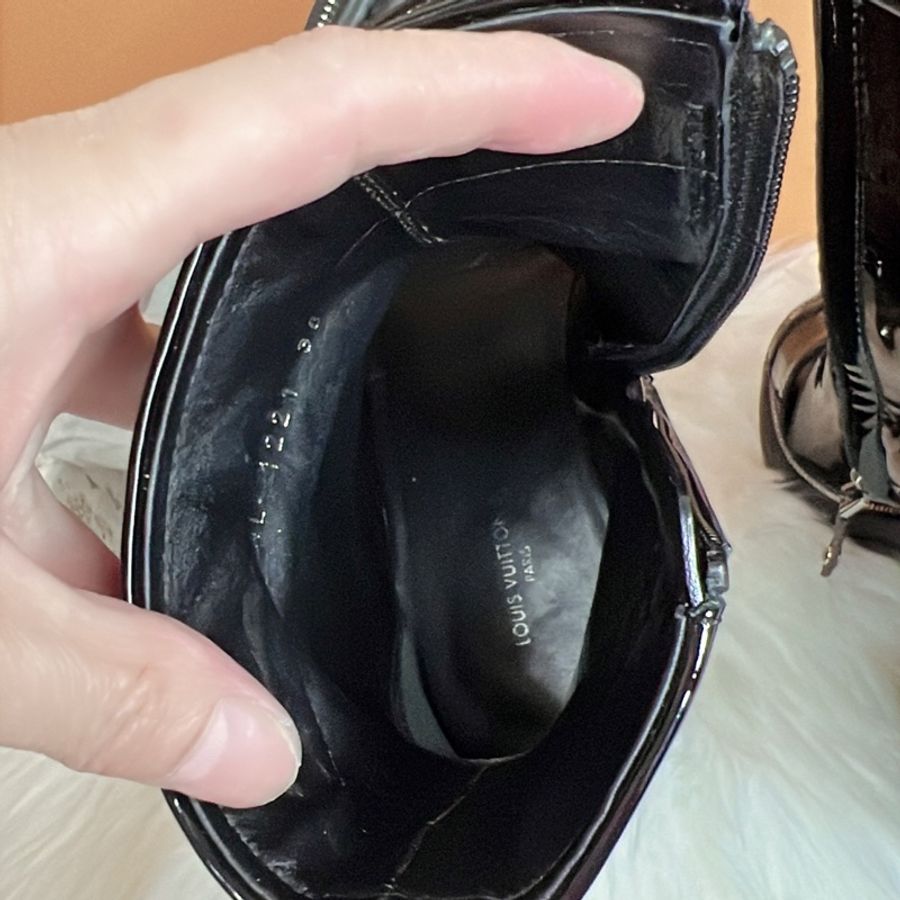 Lv秀款黑漆皮銀Logo露趾中筒靴36尺寸-6