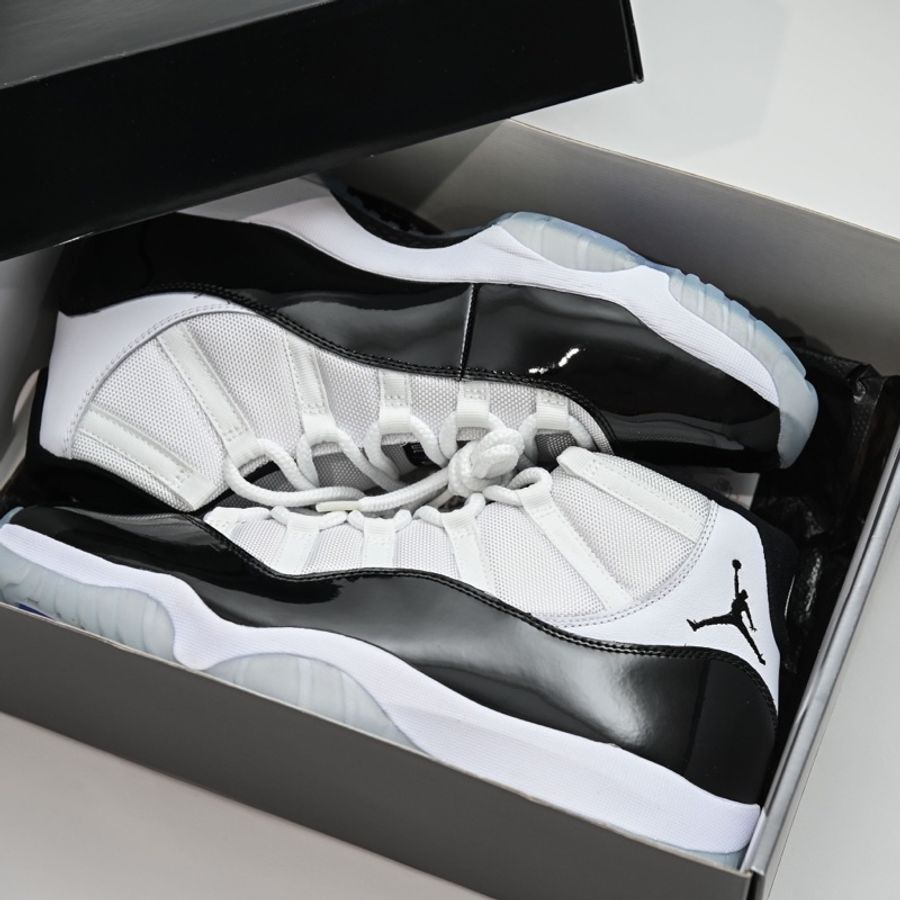 Air Jordan 11 Retro 黑白款 US11-1