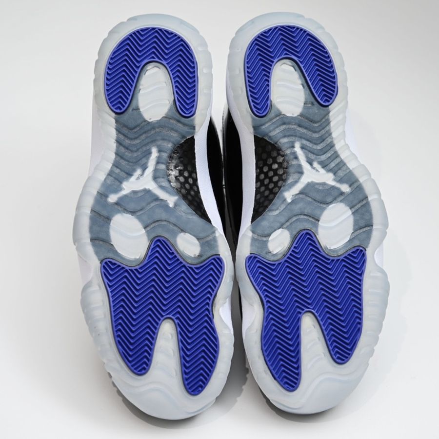Air Jordan 11 Retro 黑白款 US11-2