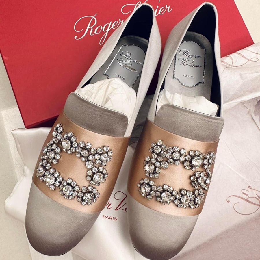 Roger Vivier crystal buckle satin loafer 水鑽奢華緞面休閒樂福平底鞋 婚鞋-5