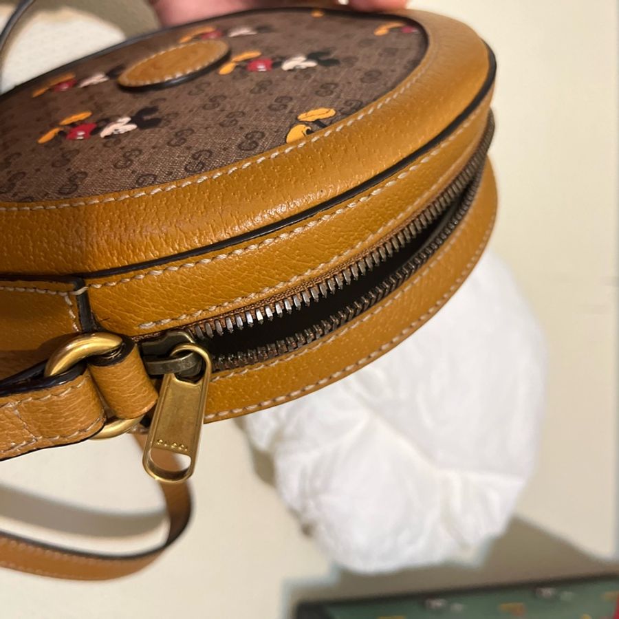 GUCCI x Disney x Gucci 迪士尼米奇聯名款印花帆布皮革圓餅肩背/斜背包-13