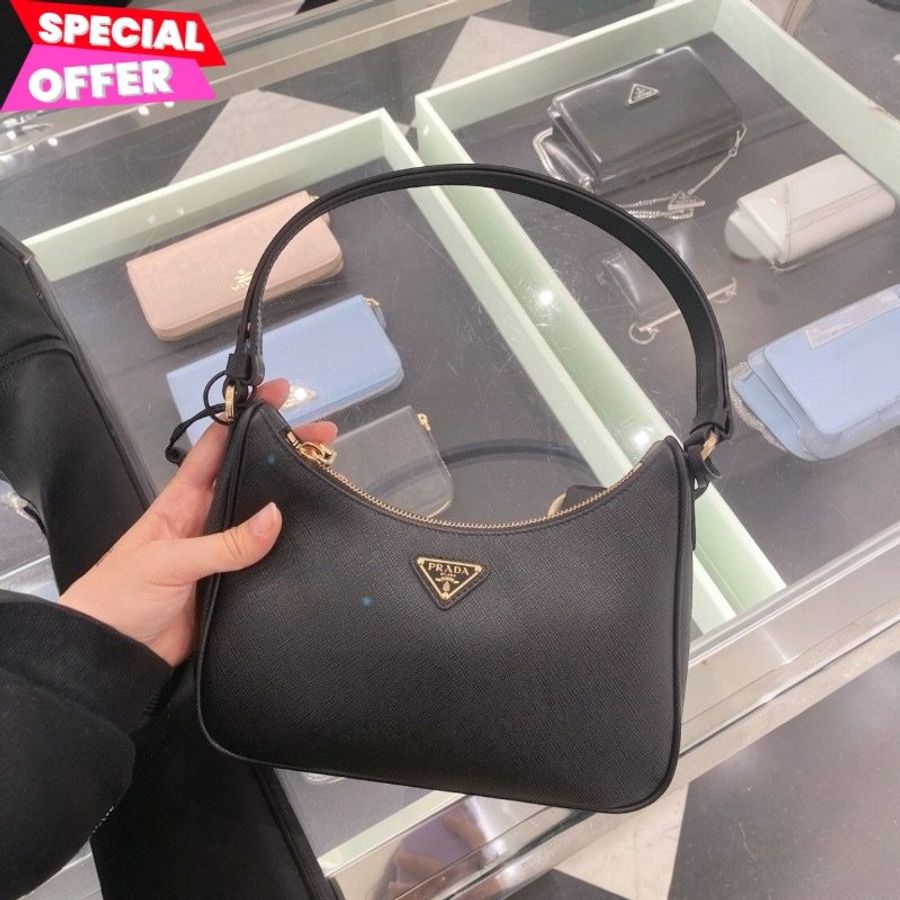 ❄️限時降價❄️Prada 1BC204 Saffiano皮革三角標肩背包 黑色《當季專櫃正售★全新商品 》-0