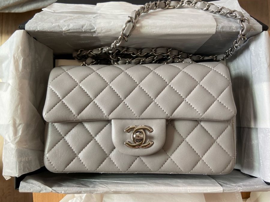 Chanel coco20 21b高級灰 羊皮銀扣-6