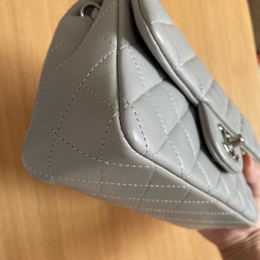 Chanel coco20 21b高級灰 羊皮銀扣-14