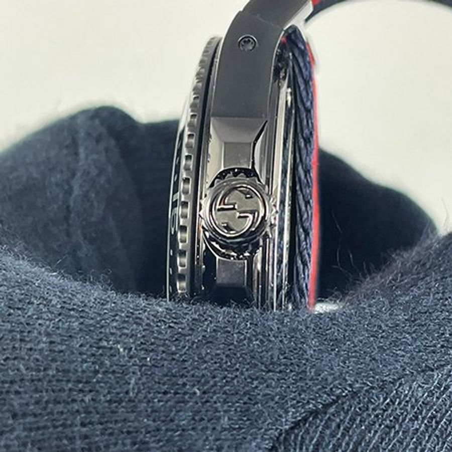 GUCCIDIVE系列 刺繡虎頭面盤藍紅藍織帶 200米石英潛水錶45MM YA136215-2