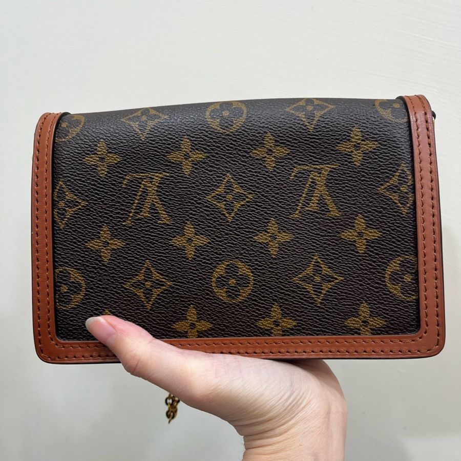 LOUIS VUITTON 達芙妮woc-12