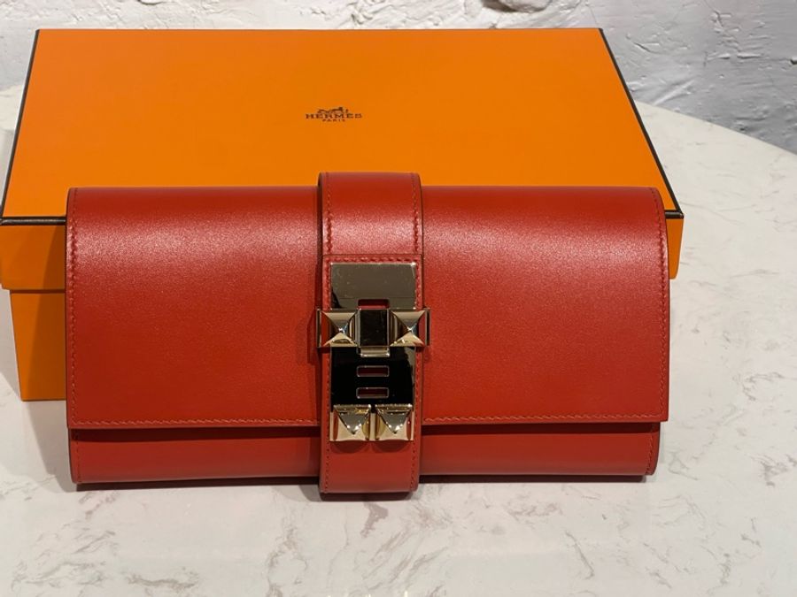 Hermes 愛馬仕 經典Medor 23系列金色金屬鉚釘Swift小牛皮手拿包（色號S5）-0