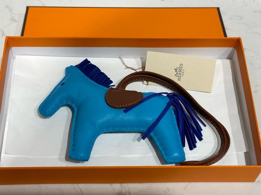 Hermes 愛馬仕 土耳其藍配寶藍小馬吊飾MM號-1