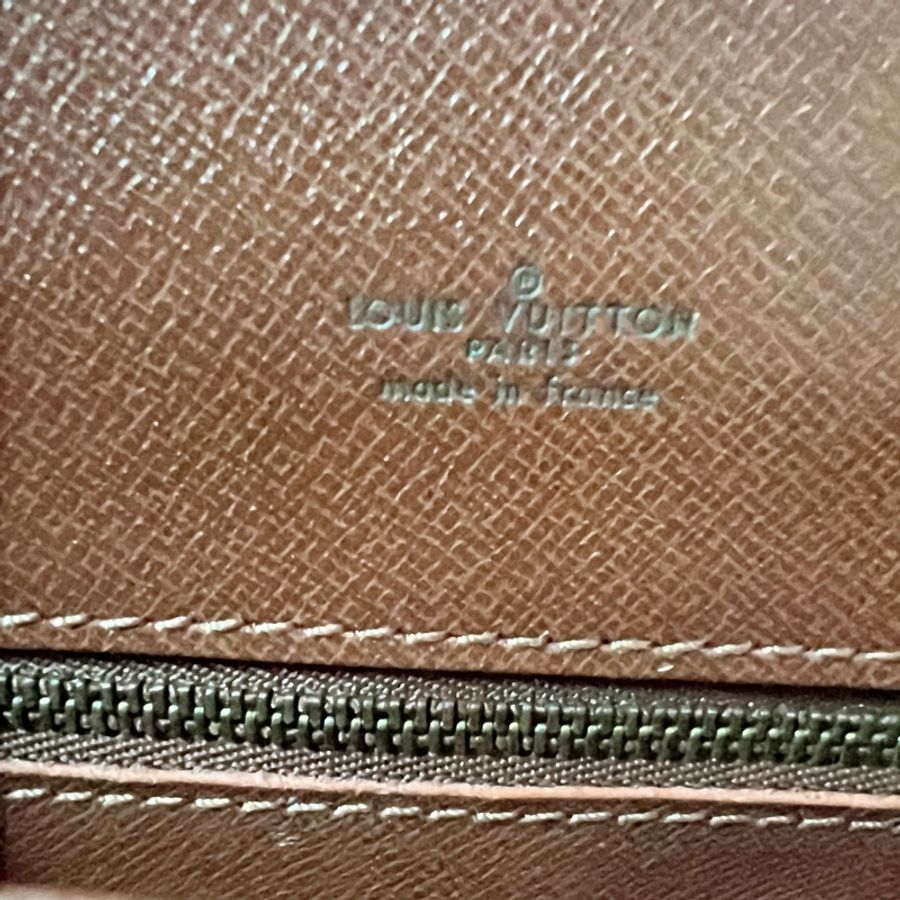 Louis Vuitton LV 絕版盾牌包 斜背 中款-12