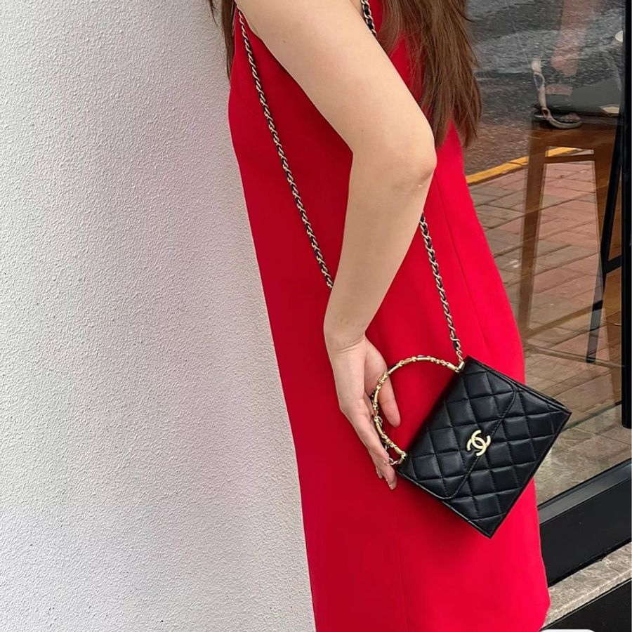 Chanel 22B 黑金 Kelly 琺瑯手柄包中號-22