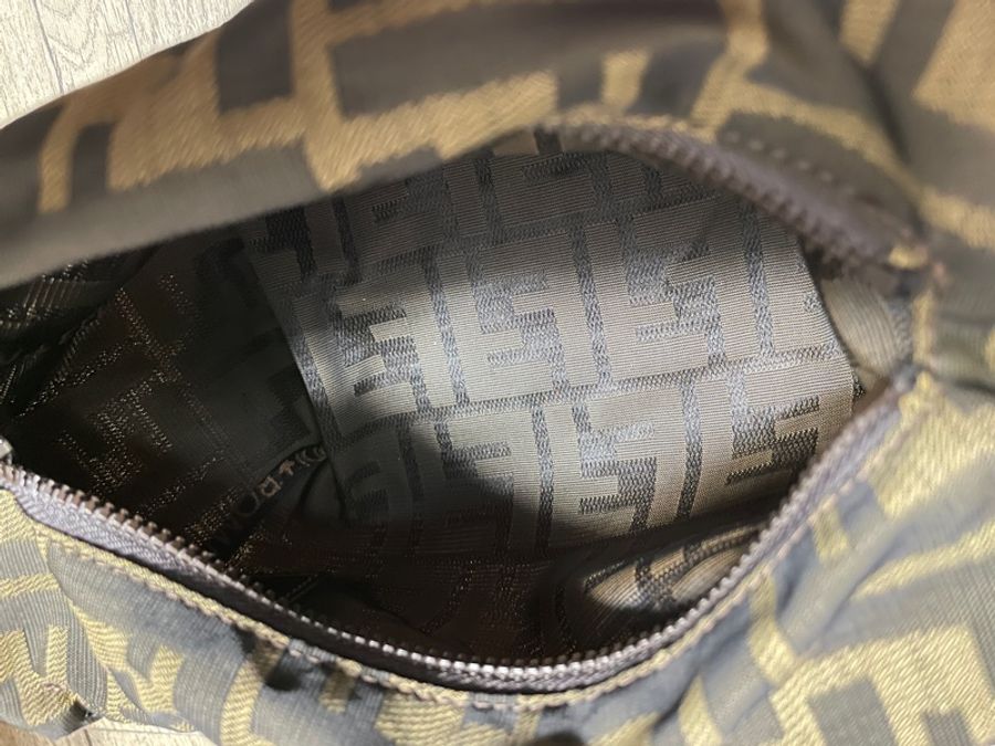 Fendi 小手提包 遛狗包-10