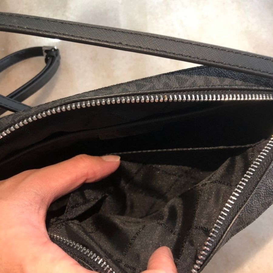 MICHAEL KORS MK掛鍊滿版斜背相機包-4