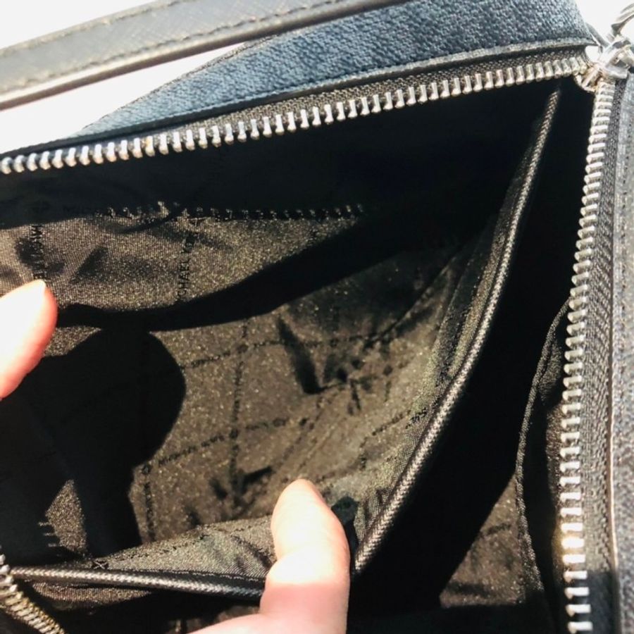 MICHAEL KORS MK掛鍊滿版斜背相機包-5