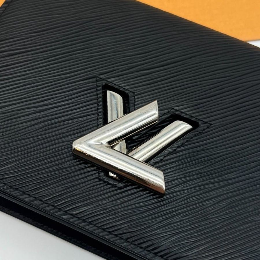 Louis Vuitton LV 晶片款 黑色EPI皮TWIST鍊包/肩背包/斜背包/腰包/手拿包-7