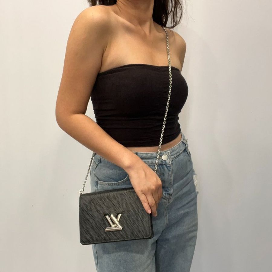 Louis Vuitton LV 晶片款 黑色EPI皮TWIST鍊包/肩背包/斜背包/腰包/手拿包-12