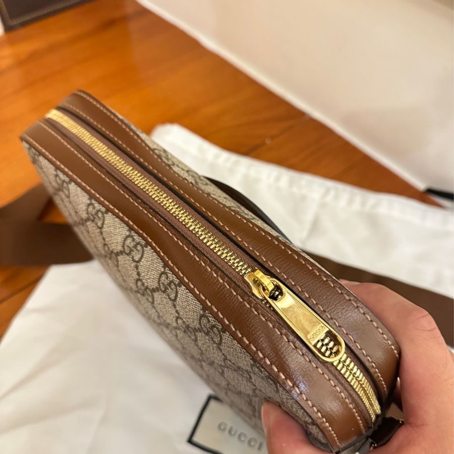 GUCCI 咖PVC橫式斜背包-5