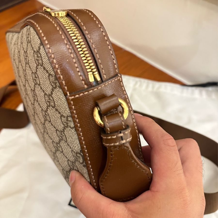 GUCCI 咖PVC橫式斜背包-6
