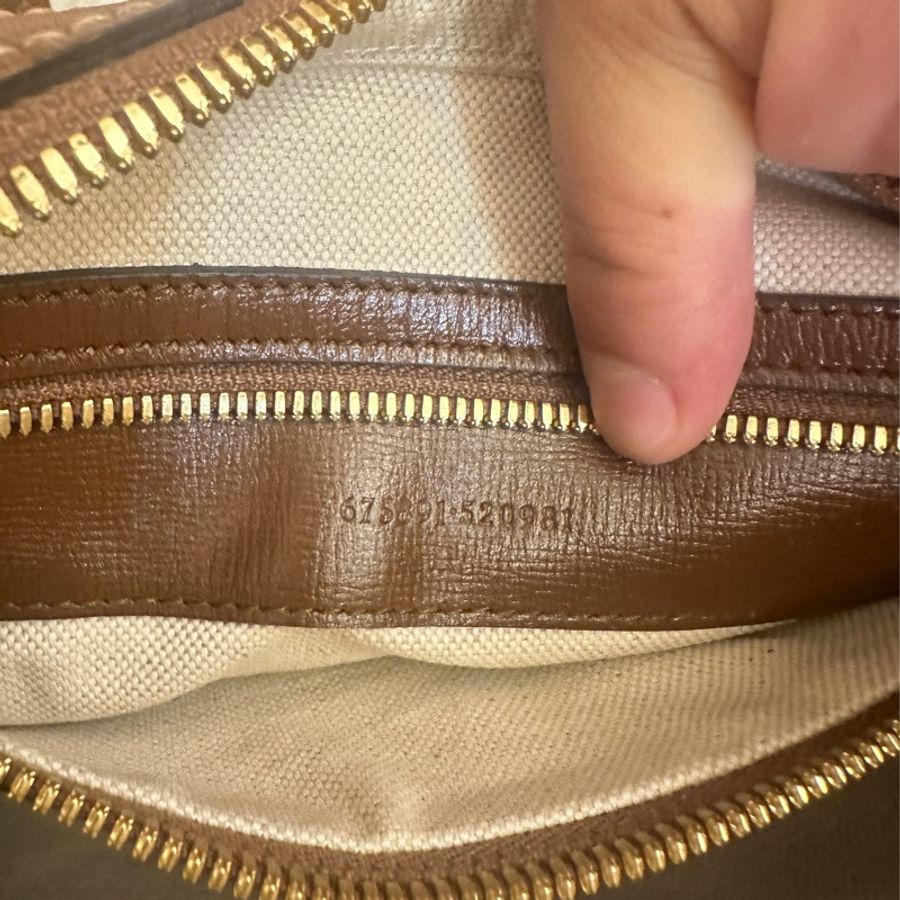 GUCCI 咖PVC橫式斜背包-11