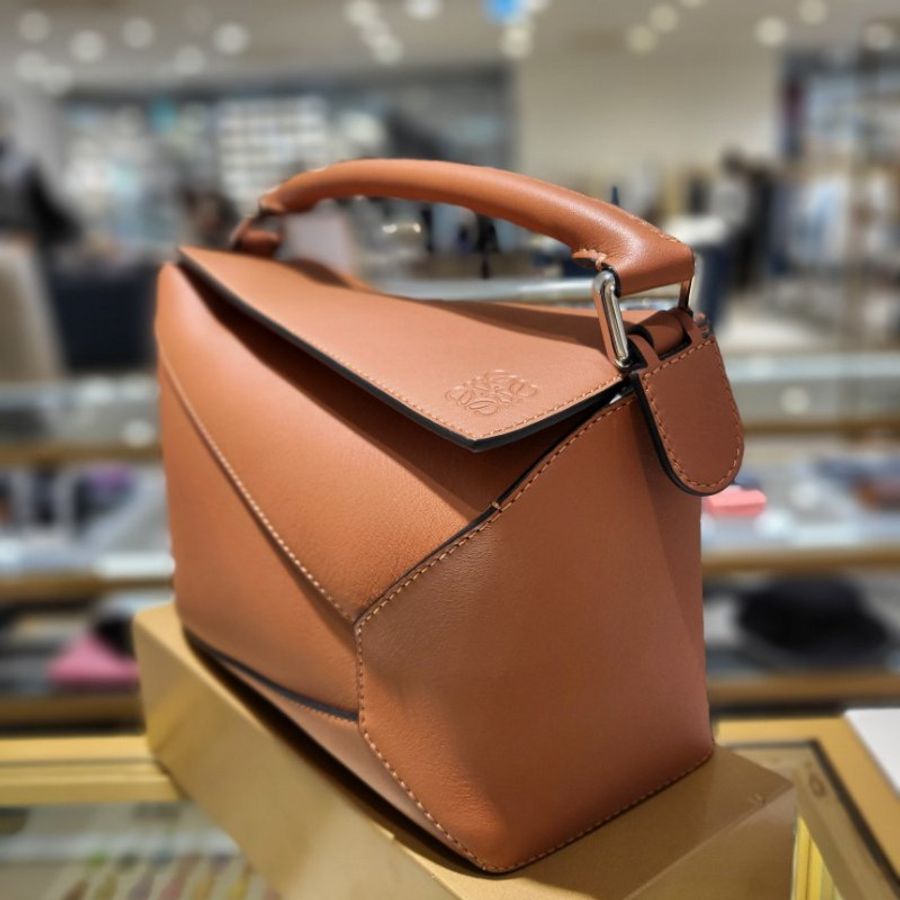 🛫早秋當季新品🛬 Loewe 小款 經典小牛皮 Edge Puzzle包 焦糖色-4