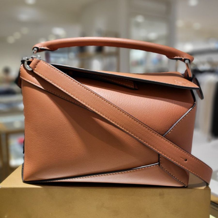 🛫早秋當季新品🛬 Loewe 小款 經典小牛皮 Edge Puzzle包 焦糖色-7