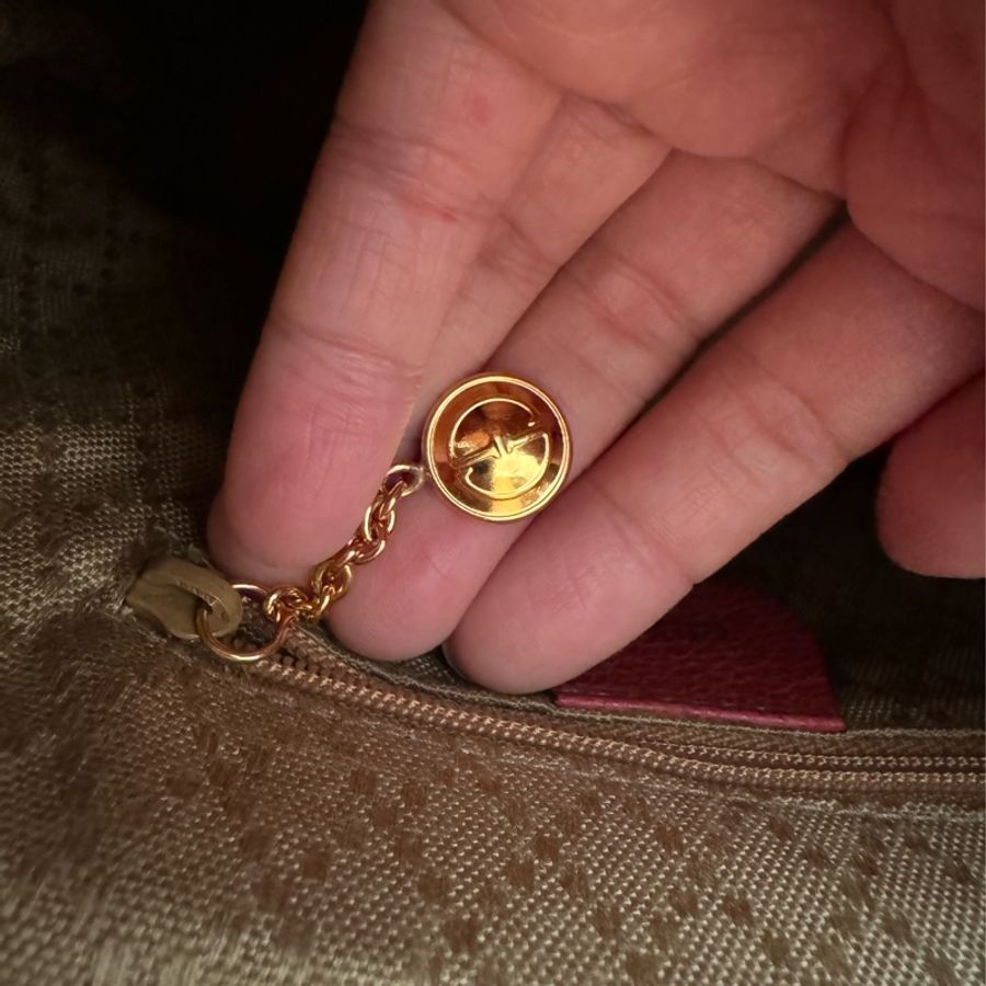 《初》Gucci 竹節聖誕小紅後背包-16