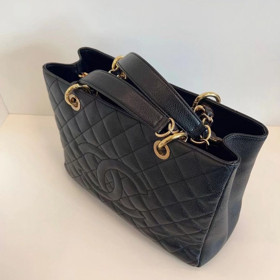Chanel Caviar GST-5