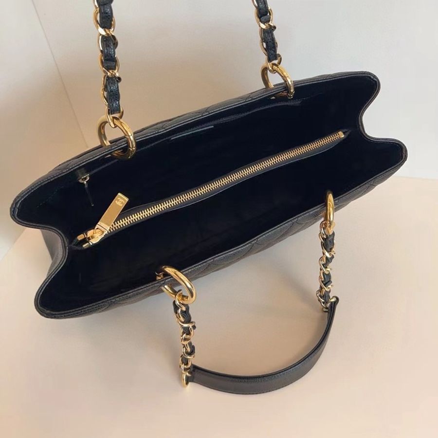 Chanel Caviar GST-8