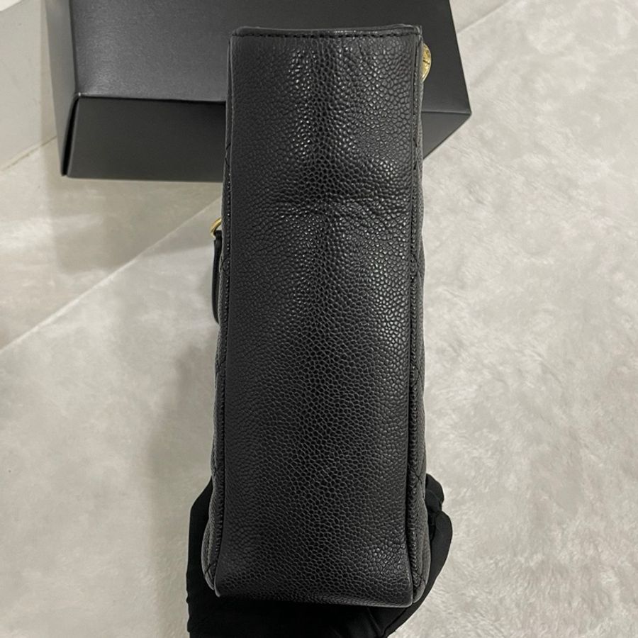 Chanel Caviar PST-3