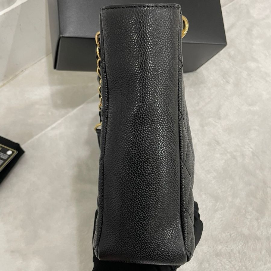 Chanel Caviar PST-4