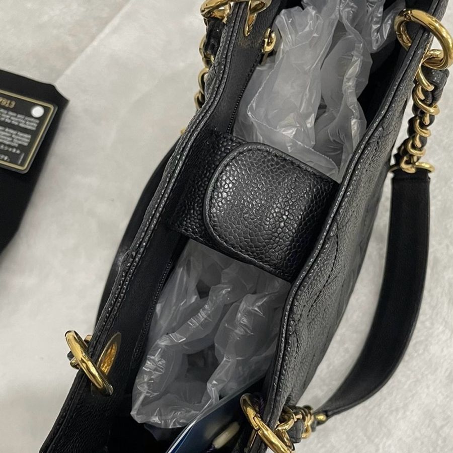Chanel Caviar PST-9