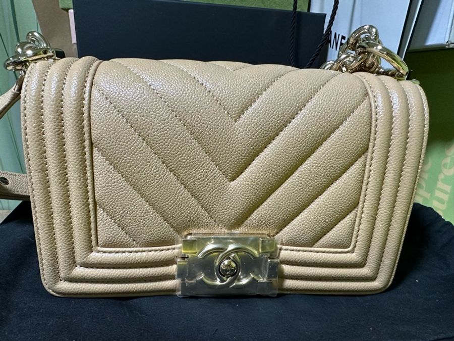 Chanel boy 20 奶茶色 山形紋-6