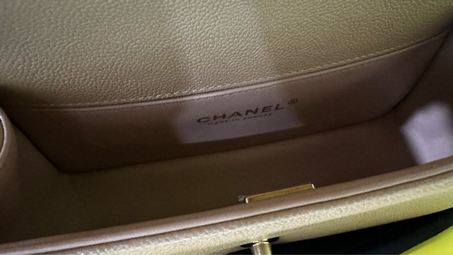 Chanel boy 20 奶茶色 山形紋-15
