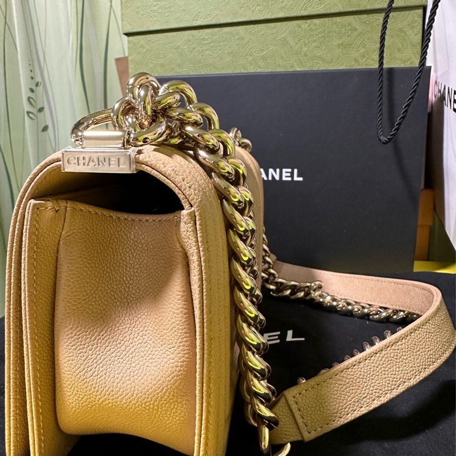 Chanel boy 20 奶茶色 山形紋-19