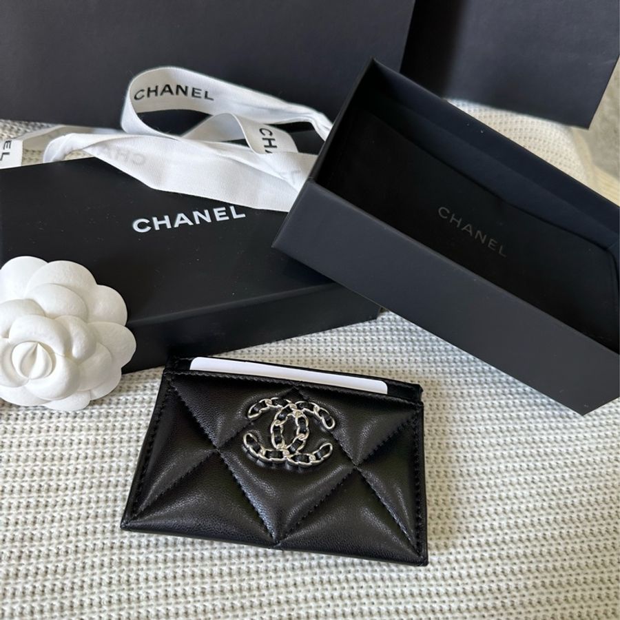 Chanel 19 黑銀 皮穿鍊logo 卡夾-2