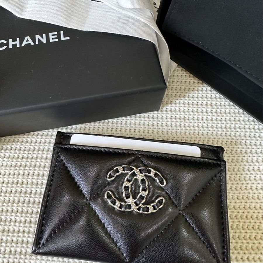 Chanel 19 黑銀 皮穿鍊logo 卡夾-8