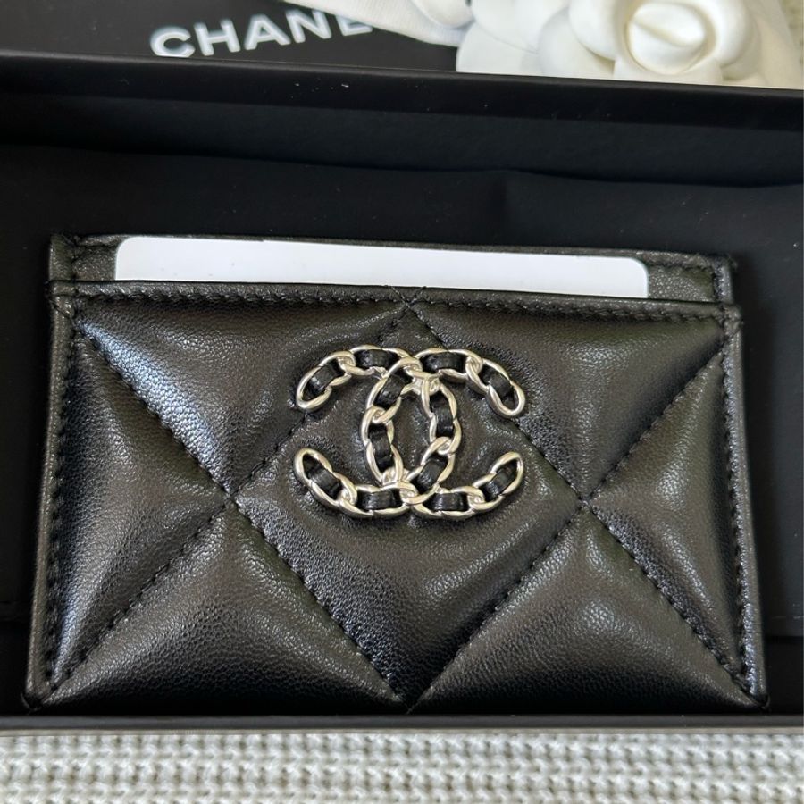 Chanel 19 黑銀 皮穿鍊logo 卡夾-16