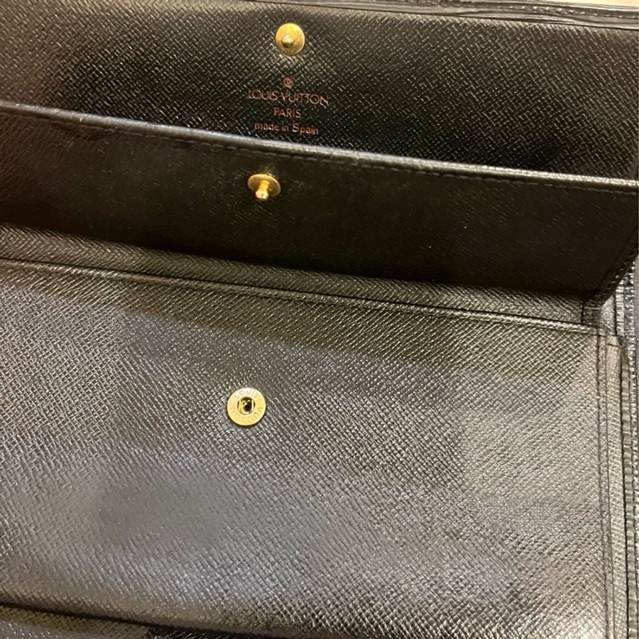 2手真品LV黑色Epi三折黑色扣式長夾-33