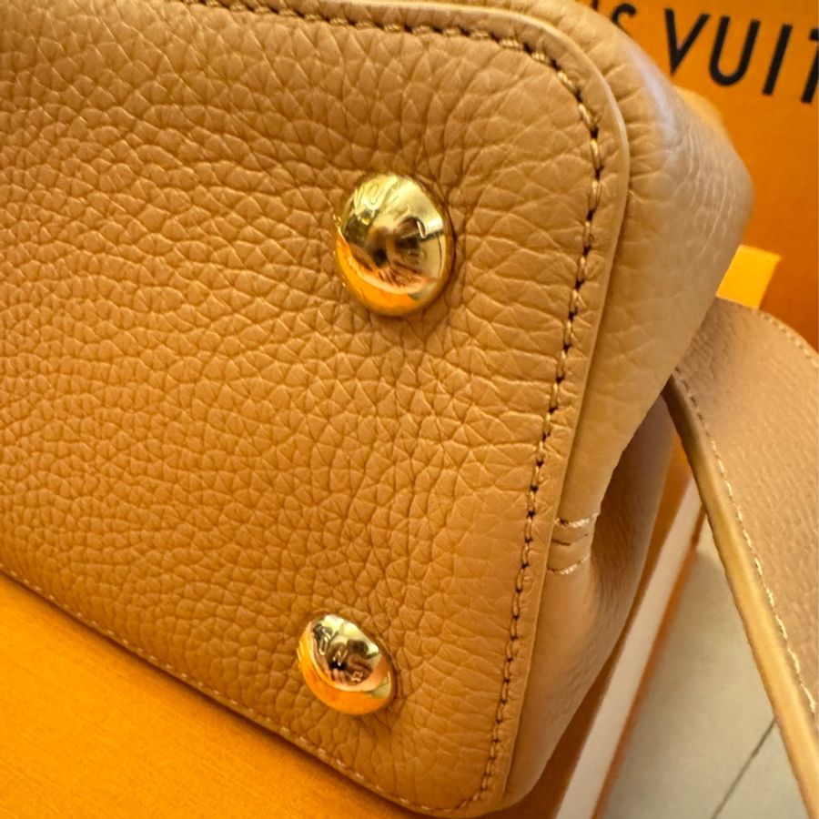 LV Capucines MM 手提肩背兩用包-17