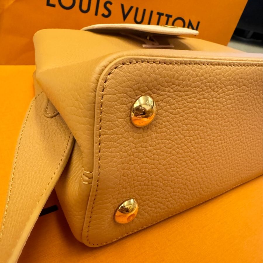 LV Capucines MM 手提肩背兩用包-18