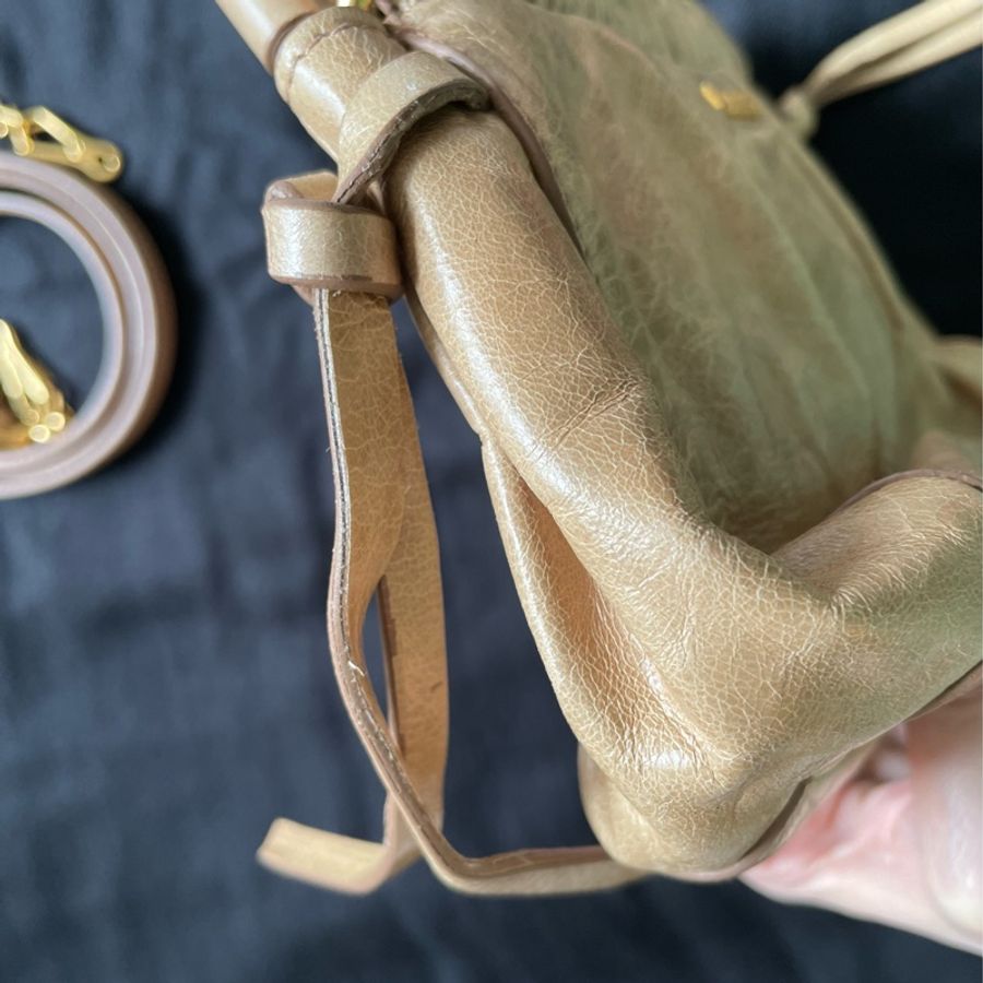 ［保證正品 歐洲帶回］Miu miu 裸膚色多種背法拉鏈小包(可斜背或當腋下包）-9