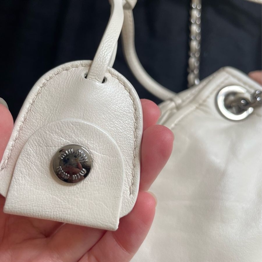 ［保證正品］Miu miu 白色單肩背雙鏈條可芙兩用鎖頭包(出國防盜神器）-3