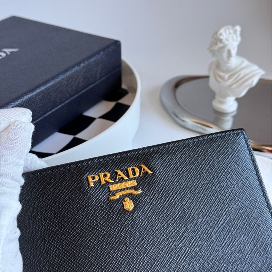 Prada Saffiano medium leather wallet-4