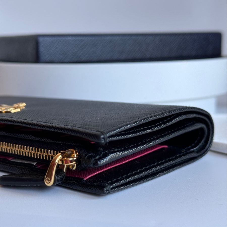Prada Saffiano medium leather wallet-7
