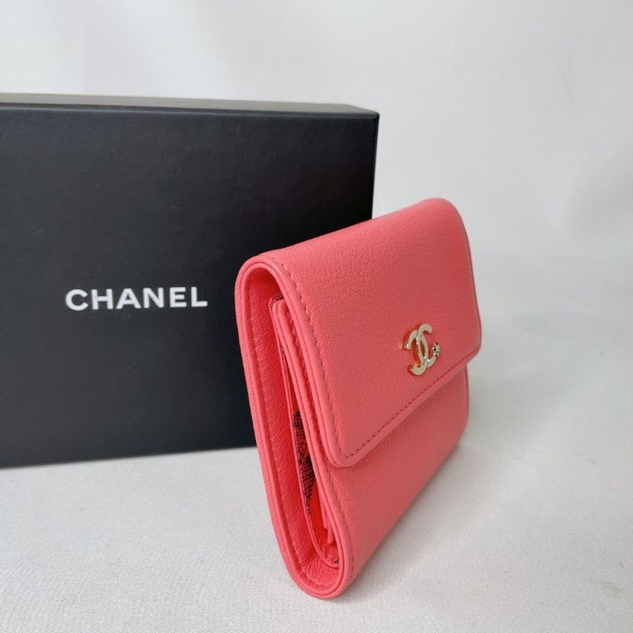 CHANEL 全新珊瑚粉翻蓋三折短夾-3